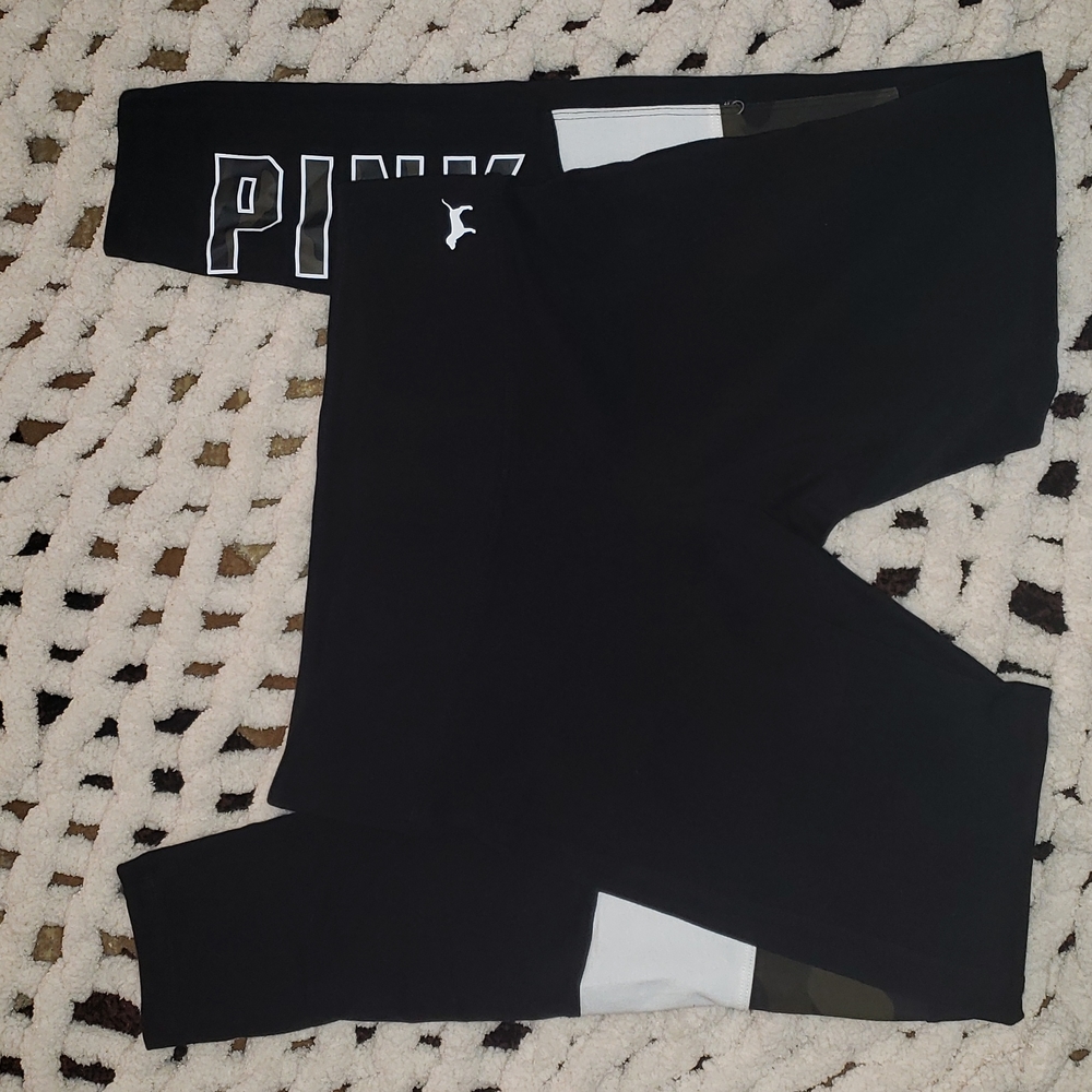 PINK Yoga Black leggings. Camo/ white detail. - Picture 3 of 5